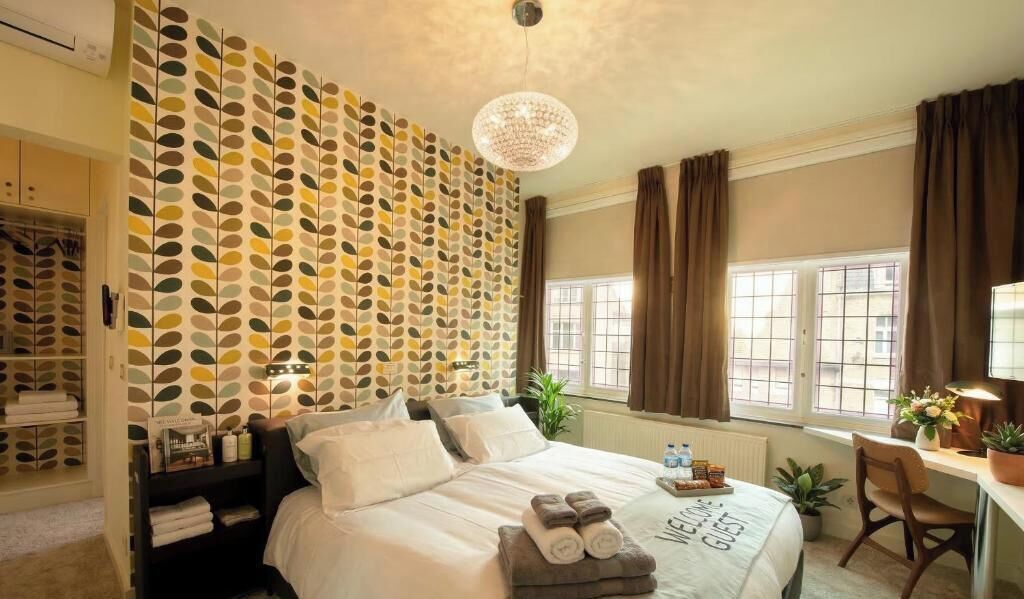 In-room safe, soundproofing, free WiFi