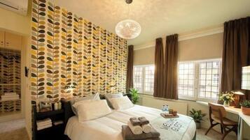 In-room safe, soundproofing, free WiFi