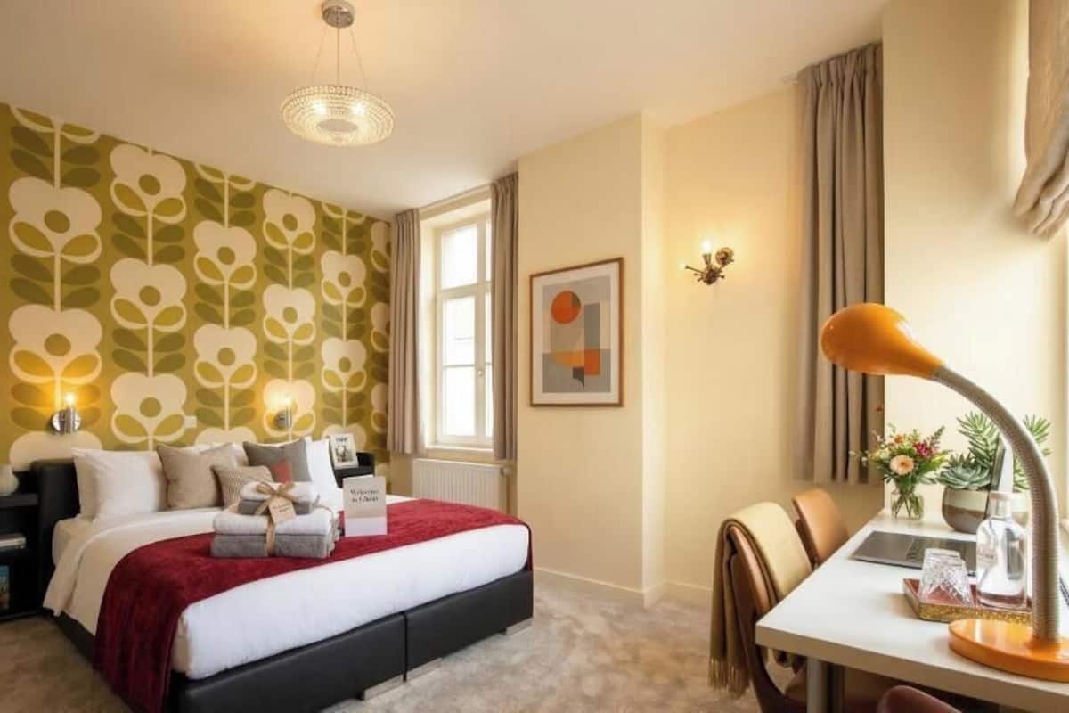 Tomannsrom – deluxe | Safe på rommet, lydisolert og wi-fi (inkludert)