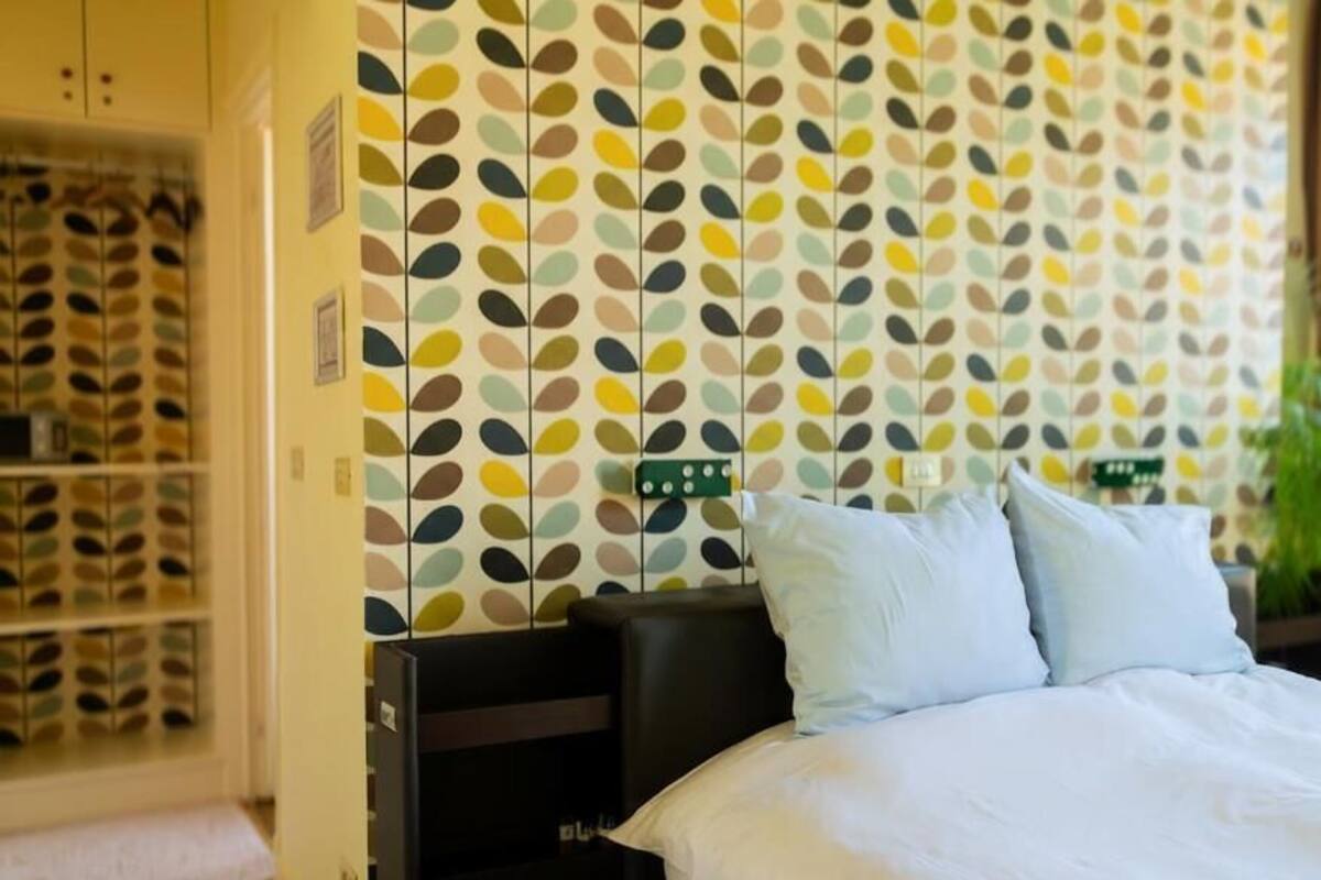 Chambre Deluxe avec lits jumeaux, vue ville | Coffres-forts dans les chambres, chambres insonorisées, Wi-Fi gratuit