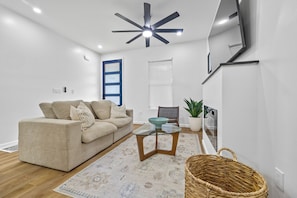 Living area - Modern 3BR Retreat in DT ATL 5mins to Mercedes Benz Stadium (Atlanta)