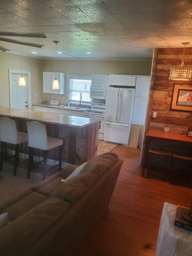 2-bedroom house in perfect Morehead City with AC