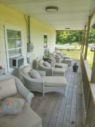 2-bedroom house in perfect Morehead City with AC