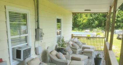2-bedroom house in perfect Morehead City with AC