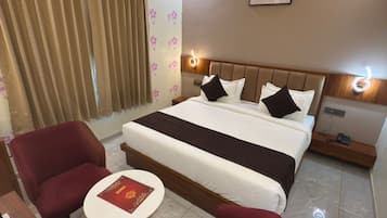 Deluxe Double or Twin Room, City View | In-room safe, desk, laptop workspace, free WiFi