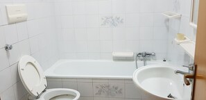 Bathroom - Vrbo Property (Caramanico Terme)