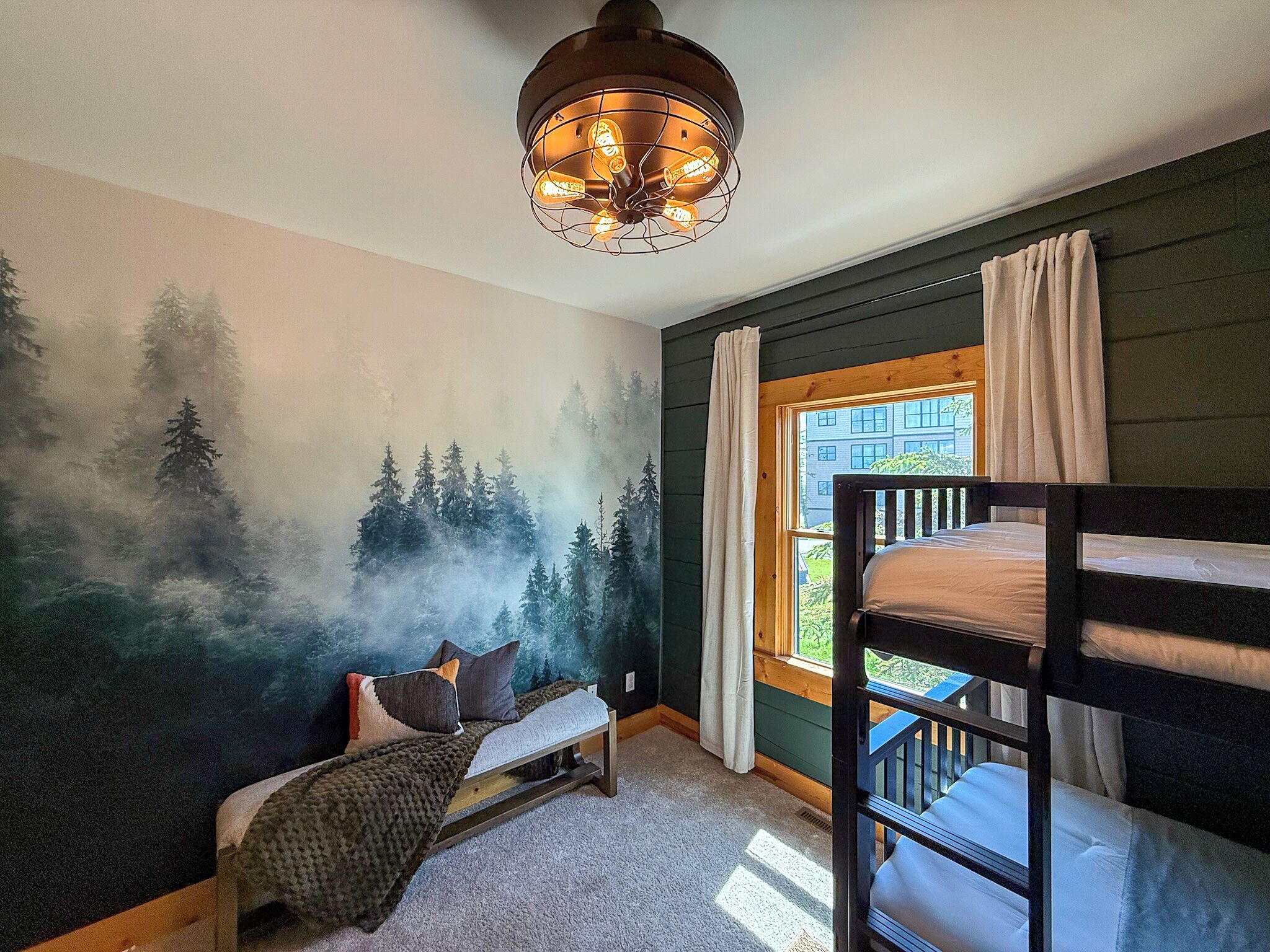 4 bedrooms, free WiFi, bed sheets