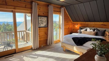 4 bedrooms, WiFi (free), bed sheets