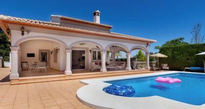 Newly Renovated Luxury Villa | Heated Pool, Rooftop & Outdoor Gym