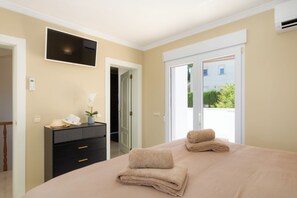 Iron/ironing board, travel crib, free WiFi, bed sheets - Newly Renovated Luxury Villa | Heated Pool, Rooftop & Outdoor Gym (javea)