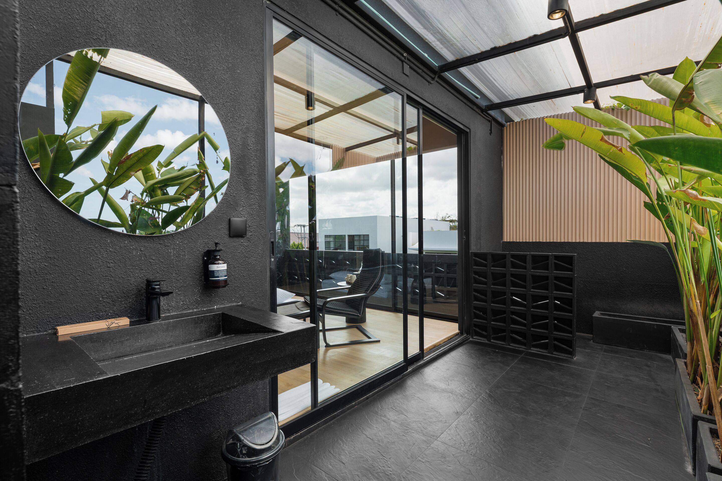 Estudio, 1 cama de matrimonio grande, balcón, vistas a la ciudad | Balcón