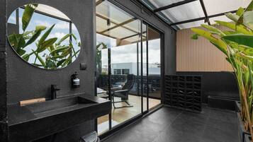 Estudio, 1 cama de matrimonio grande, balcón, vistas a la ciudad | Balcón