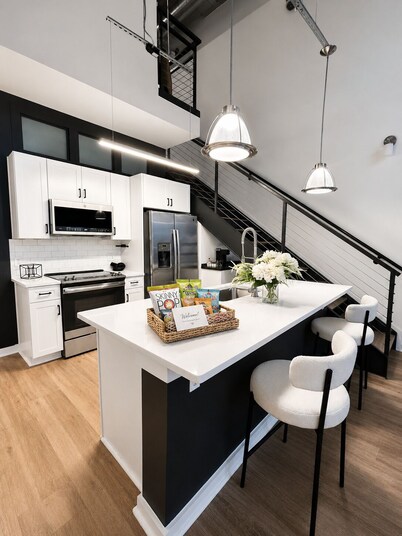 ✨ Luxury Midtown Atlanta Retreat King Bed Free Parking✨