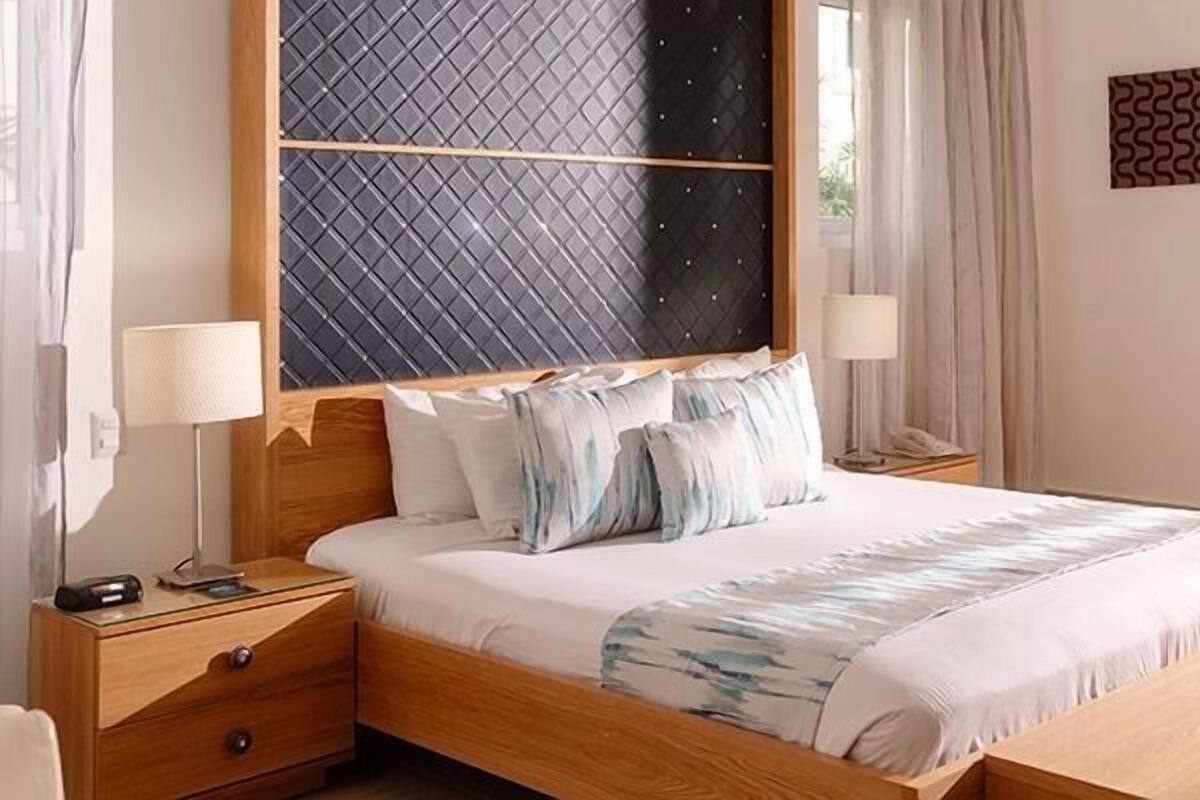 Villa, Private Pool | Peti besi dalam bilik, ruang kerja komputer riba, Wi-fi percuma 