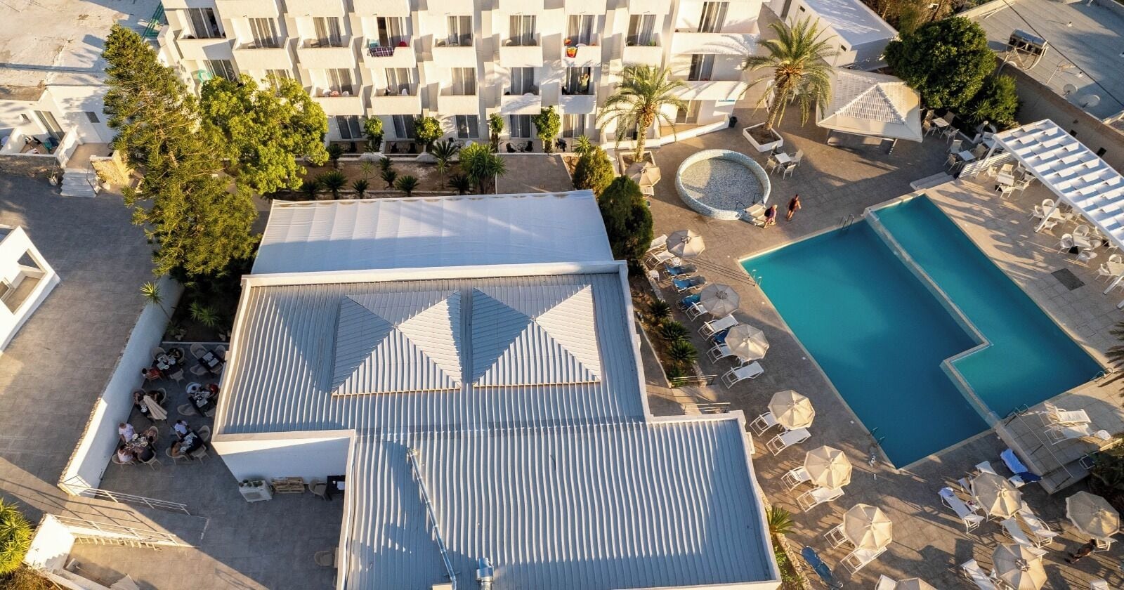 Piscine extérieure (ouverte en saison)