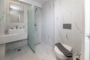 Classic Double Room | Bathroom - Pefkos Breeze Family Resort & Spa (Pefkoi)