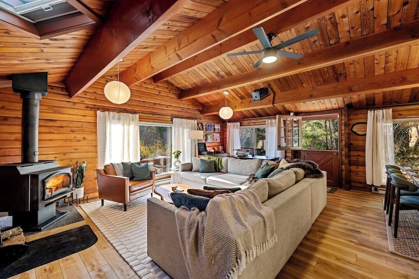 Riverfront Log Cabin With Sauna, Hot Tub, Whisky Barn - Oregon