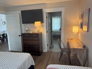 4 bedrooms, desk, iron/ironing board, free WiFi - Coastal Escape 
Luxury Beach House 
Second Row Sunset Beach Island West (Sunset Beach)