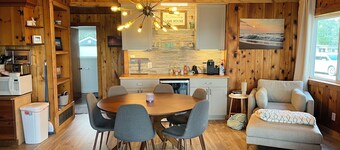 Lakefront Sand Point Cabin - Remodeled Kitchen, Kayaks, Fast WiFi & Dog Friendly