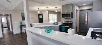Modern Spacious Home in Quiet Neighborhood