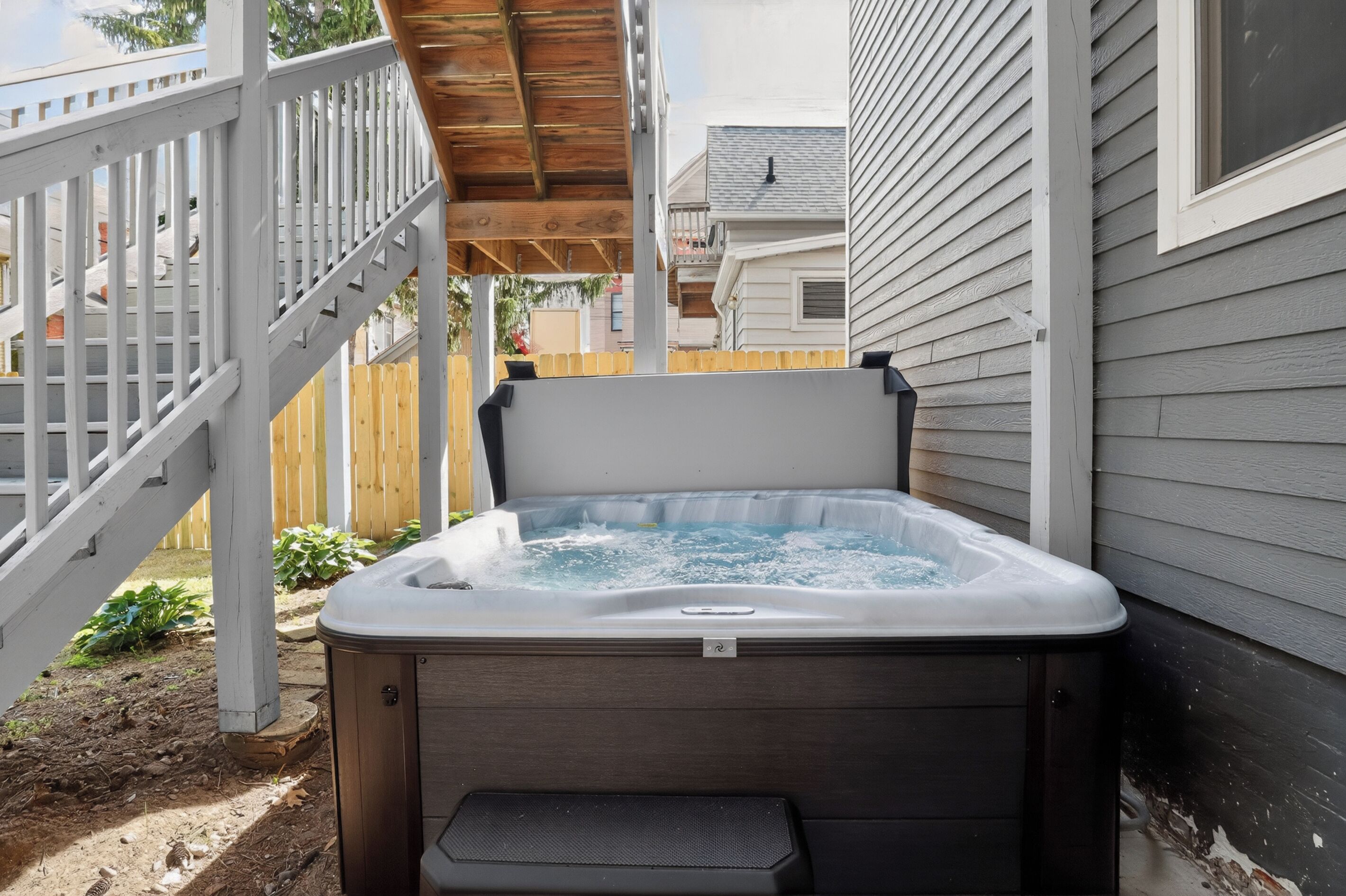 Outdoor spa tub