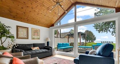 Bunkin` on the Bay! Beautiful sunrises, sleeps 20!