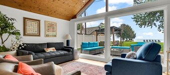Bunkin` on the Bay! Beautiful sunrises, sleeps 20!