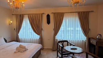 Quarto standard, vista para a cidade | Wi-Fi de cortesia