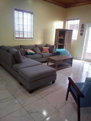 4BR Luxury Beach House in Exuma – 50ft to Calm Water, Sleeps 10