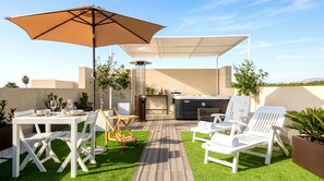 Outdoor dining - Vrbo Property (Kaukana)