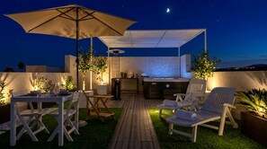 Outdoor dining - Vrbo Property (Kaukana)