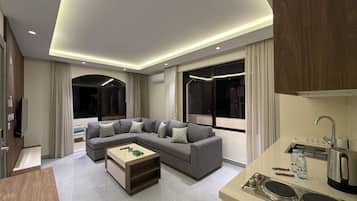 Apartment, 1 Bedroom, Accessible, Smoking | Living room
