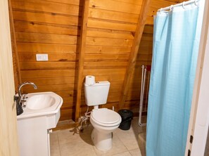 Bathroom - Vrbo Property (Sierra de la Ventana)