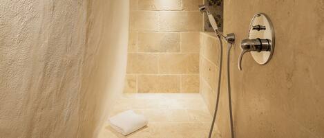 Dusche, Haartrockner, Bidet