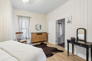 3 chambres, fer et planche à repasser, accès Internet, draps fournis