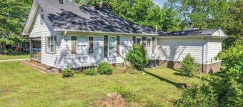 Creekside 3-bedroom house Near Buck-ee's
