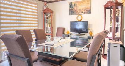 Amplia Casa Familiar con Parking
