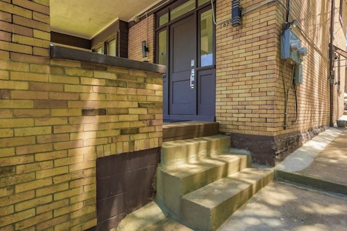 Dormont, Potomac @1 Stylish and Modern 2BD Apartment