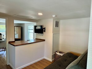 Living area - Spacious & Private 1 BR Home 0.8 Miles to Beach (Old Orchard Beach)