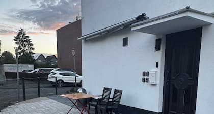 Guesthouse Cologne North For business travelers, tourists & families