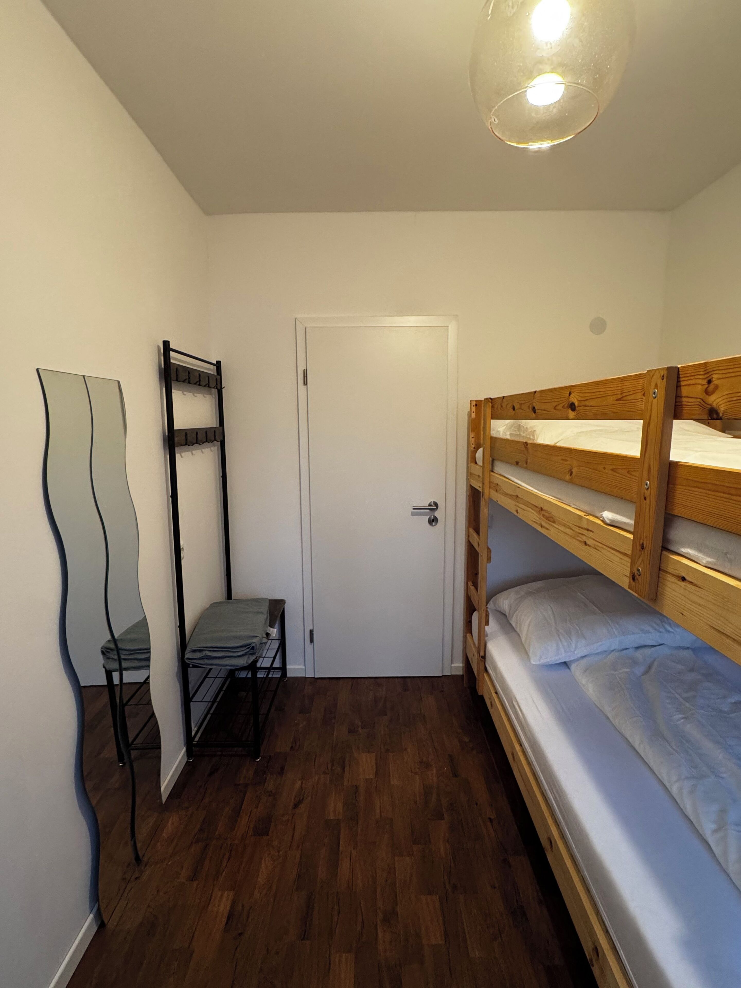 1 bedroom, bed sheets