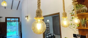 Peaceful private villa just steps from the beach in Habaraduwa