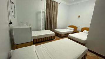 Chambre Quadruple, vue ville