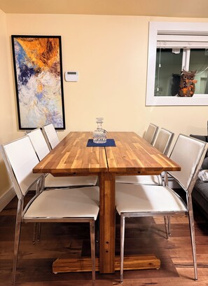 Dining - Unbeatable location: Elegant 3 bedroom Garden Suite at Dunbar Vallage's center (Vancouver)