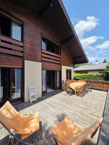 Chalet tout équipé pour famille  avec grand jardin à 300m des remontées.