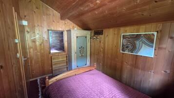 3 chambres, fer et planche à repasser, Wi-Fi, draps fournis