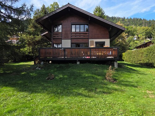 Fully-equipped family chalet with large garden 300m from lifts.