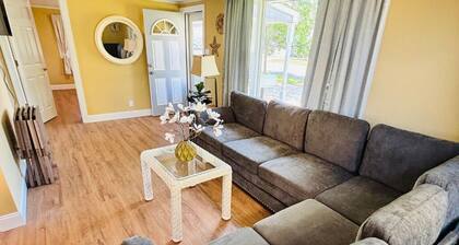 Spacious Updated Beach Cottage w Private Patio
