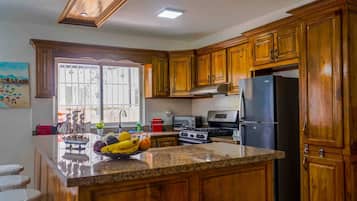 Condo, 2 Bedrooms, Balcony | Interior