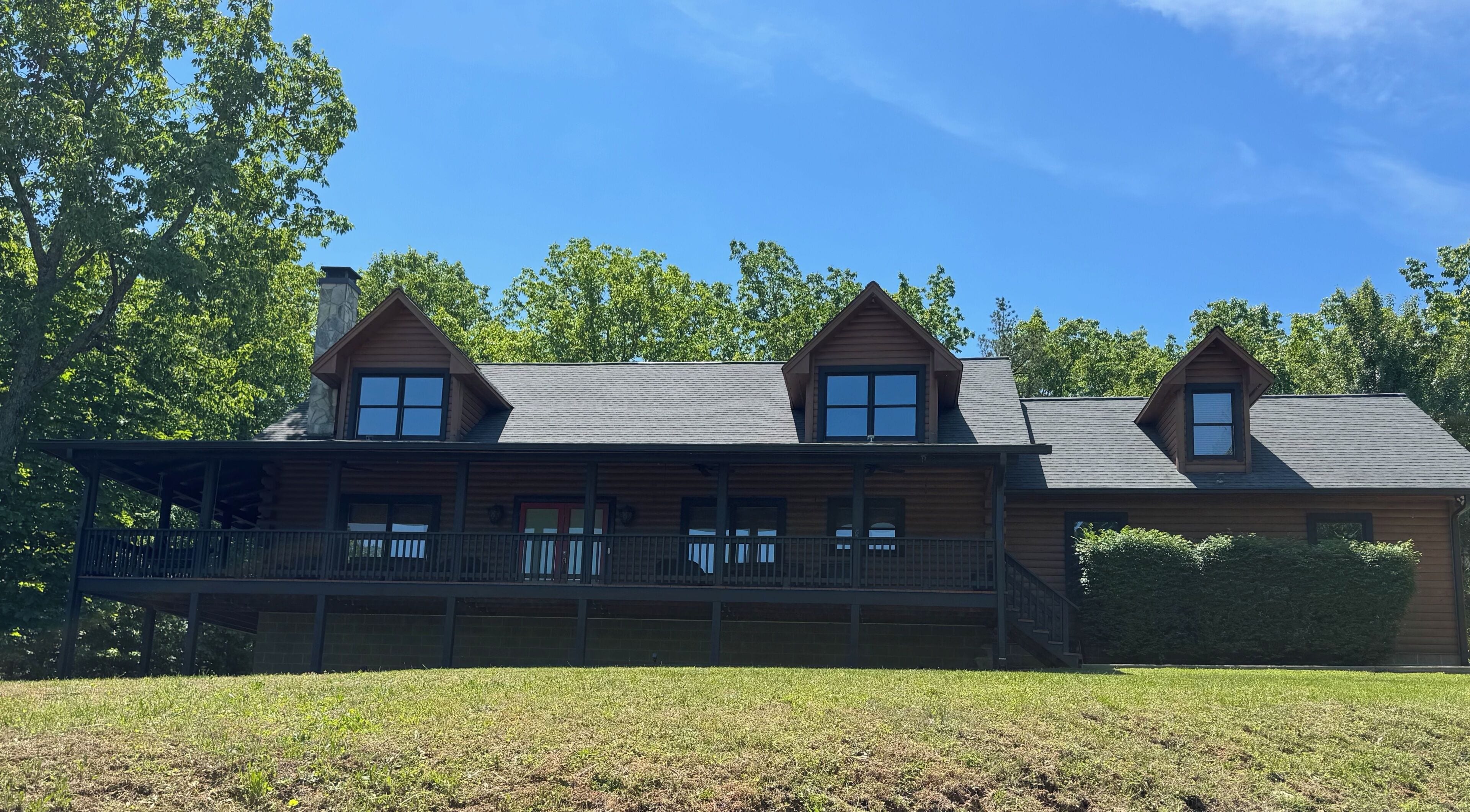 Front view with the wrap around deck